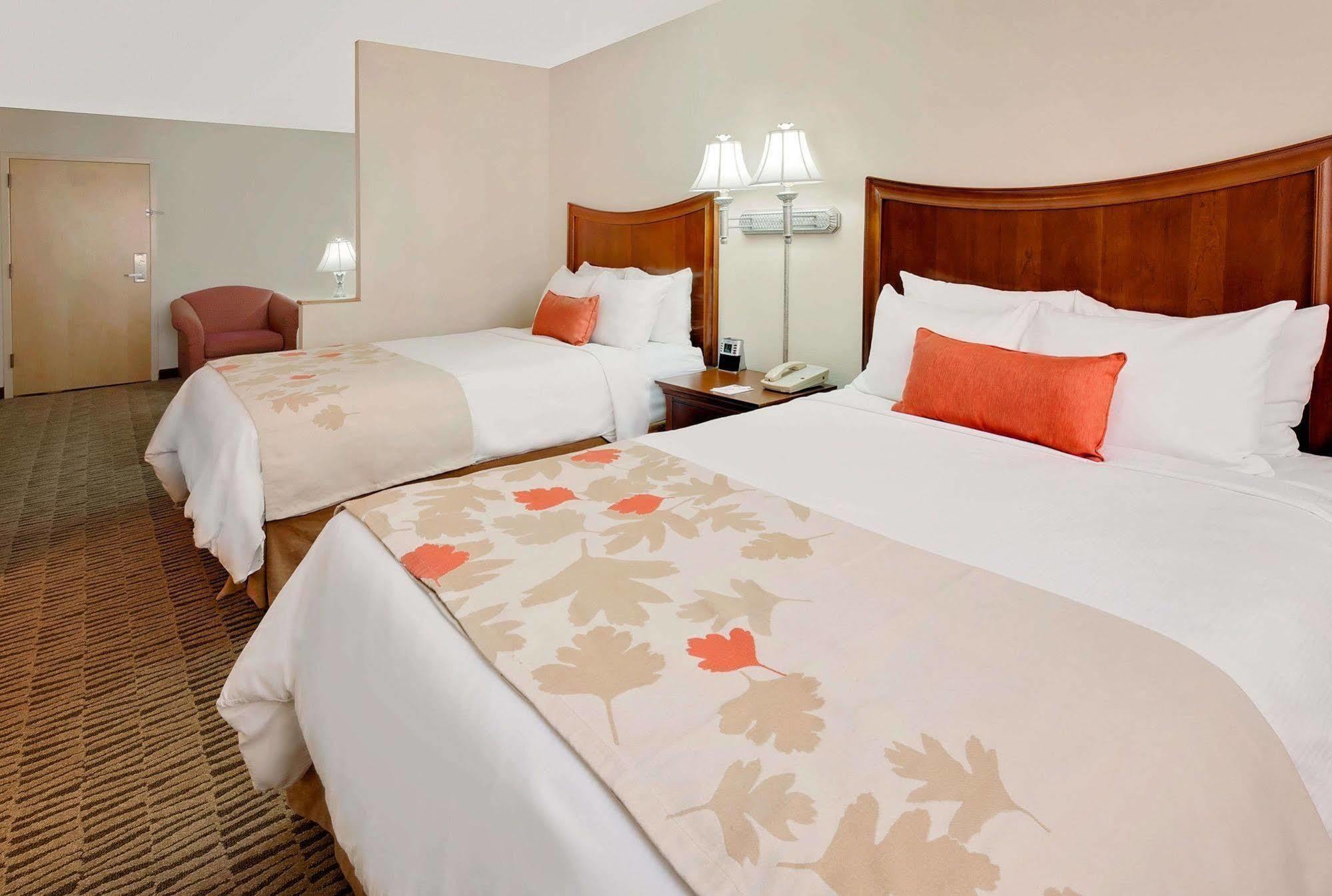 Holiday Inn Champaign By Ihg Exterior photo